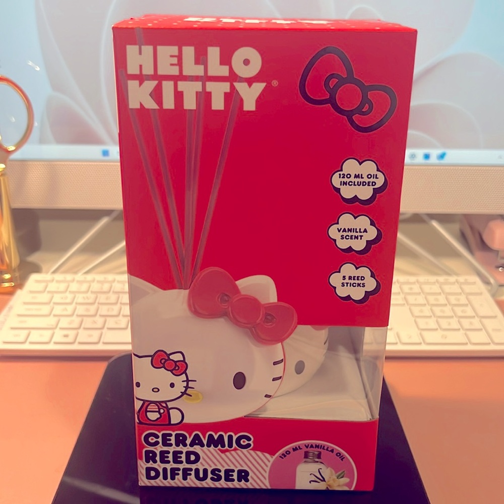 Hello Kitty by Sanrio. Ceramic Reed Diffuser w/ oil (vanilla scent) included.